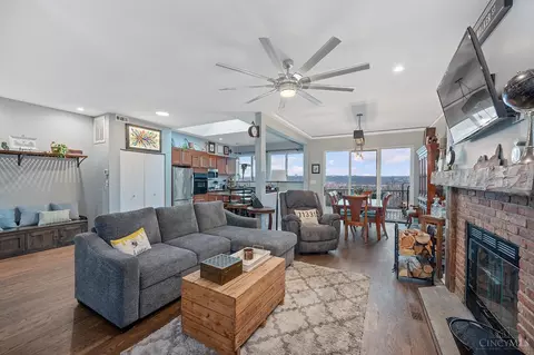 Living - 1841 Walker St, Cincinnati, OH 45212 photo 2 of 4
