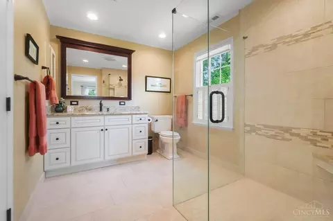 Bath - 8203 Millview Dr, Cincinnati, OH 45249 photo 3 of 9