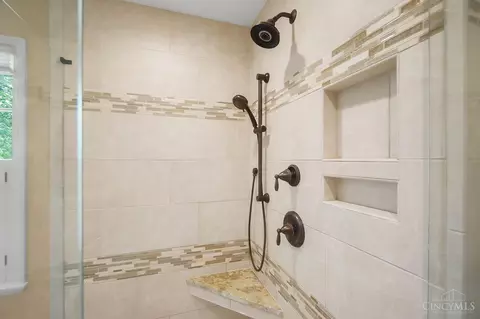 Bath - 8203 Millview Dr, Cincinnati, OH 45249 photo 6 of 9