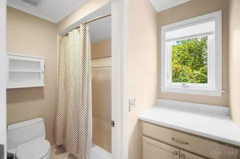 Bath - 8203 Millview Dr, Cincinnati, OH 45249 photo 9 of 9