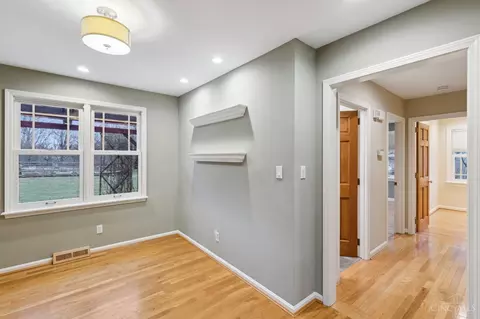 Entry Way - 10652 Mill Rd, Cincinnati, OH 45240 photo 2 of 3