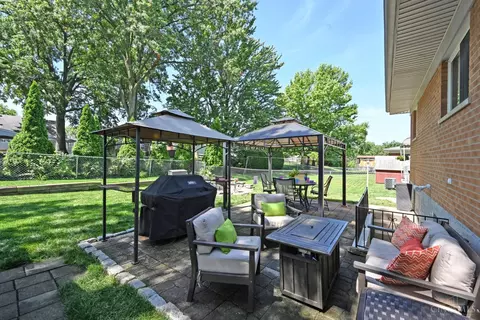 Exterior - 4669 Largo Dr, Cincinnati, OH 45236 photo 7 of 14