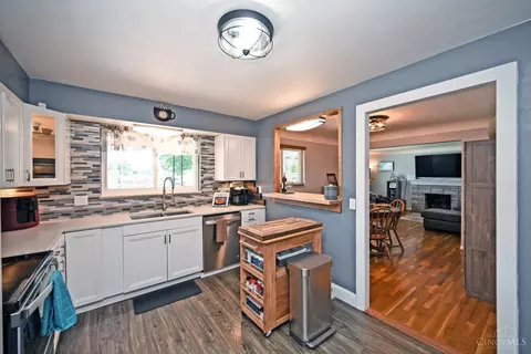 Kitchen - 4669 Largo Dr, Cincinnati, OH 45236 photo 2 of 4