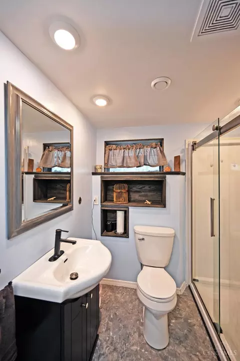 Bath - 4669 Largo Dr, Cincinnati, OH 45236 photo 4 of 4