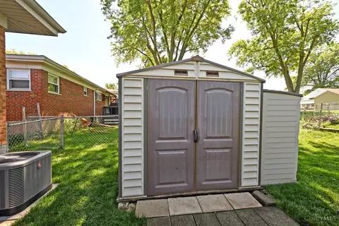 Exterior - 4669 Largo Dr, Cincinnati, OH 45236 photo 9 of 14
