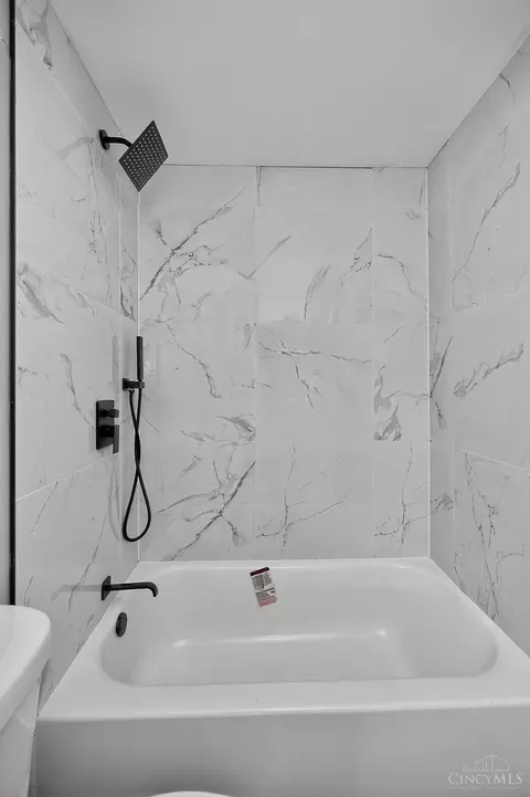 Bath - 1320 Ovid Ave, Cincinnati, OH 45231 photo 2 of 8