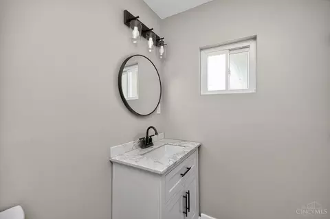 Bath - 1320 Ovid Ave, Cincinnati, OH 45231 photo 8 of 8