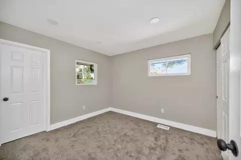 Bedroom - 1320 Ovid Ave, Cincinnati, OH 45231 photo 1 of 9