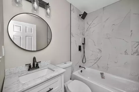 Bath - 1320 Ovid Ave, Cincinnati, OH 45231 photo 4 of 8