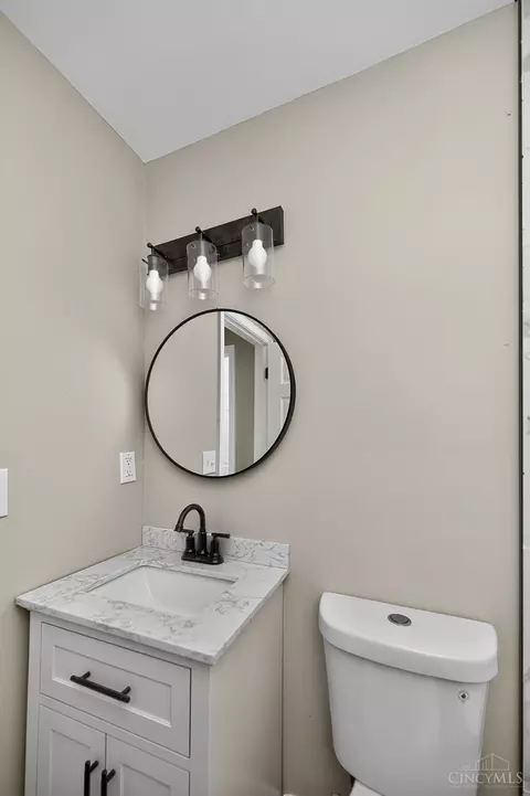 Bath - 1320 Ovid Ave, Cincinnati, OH 45231 photo 3 of 8