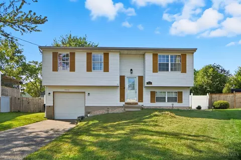 9933 Grasscreek Ct, Cincinnati, OH 45231