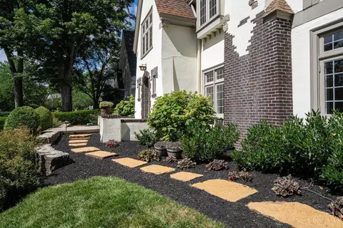 Exterior - 1330 Observatory Dr, Cincinnati, OH 45208 photo 6 of 23