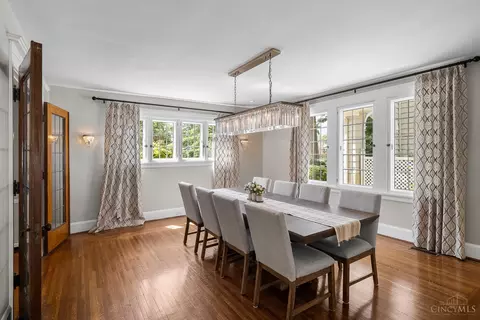 Dining - 1330 Observatory Dr, Cincinnati, OH 45208 photo 2 of 3