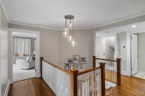 Entry Way - 1330 Observatory Dr, Cincinnati, OH 45208 photo 6 of 11