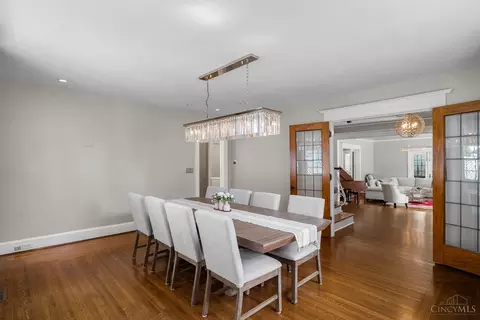 Dining - 1330 Observatory Dr, Cincinnati, OH 45208 photo 3 of 3
