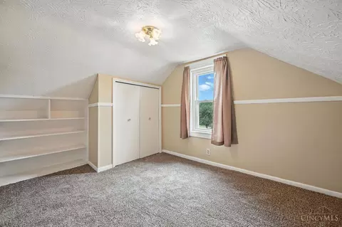 Bedroom - 578 Fleming Rd, Cincinnati, OH 45231 photo 4 of 7