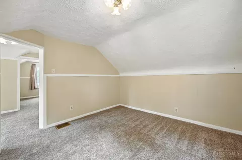 Bedroom - 578 Fleming Rd, Cincinnati, OH 45231 photo 7 of 7