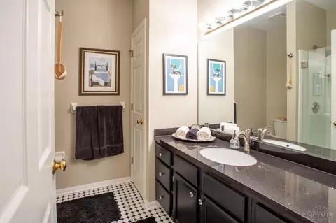 5453 Hanover Cir, Cincinnati, OH 45230 photo 21