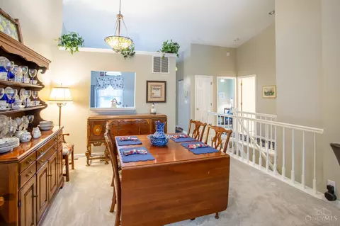 5453 Hanover Cir, Cincinnati, OH 45230 photo 8