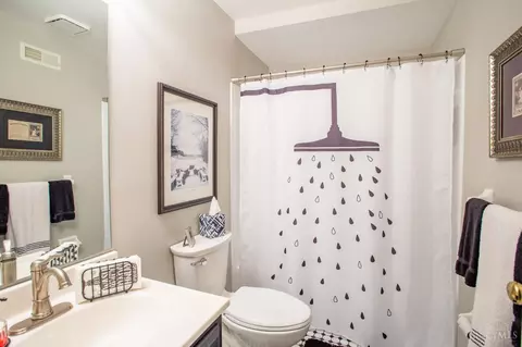 5453 Hanover Cir, Cincinnati, OH 45230 photo 25