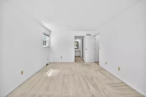 Bedroom - 2724 Bentley Ct, Cincinnati, OH 45244 photo 1 of 11