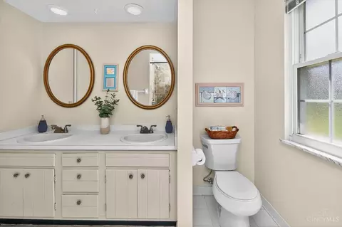 Bath - 2724 Bentley Ct, Cincinnati, OH 45244 photo 7 of 8