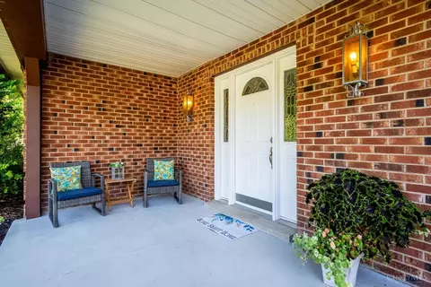 Exterior - 2724 Bentley Ct, Cincinnati, OH 45244 photo 9 of 15