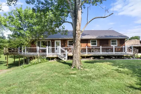 1377 Lenroot Rd, Bethel, OH 45106