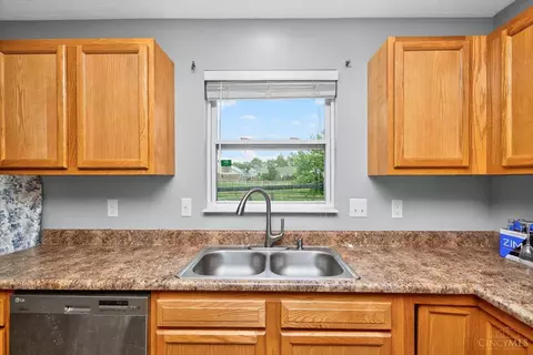 Kitchen - 22 Kameron Dr, Monroe, OH 45050 photo 4 of 4