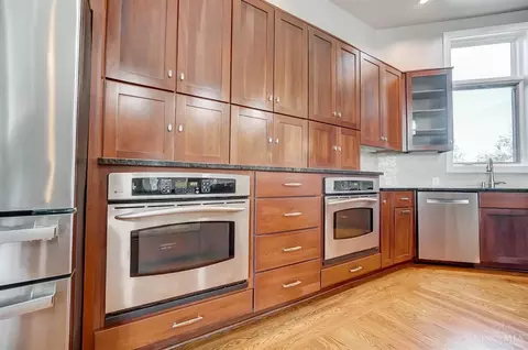 Kitchen - 4994 Maxwell Dr, Mason, OH 45040 photo 5 of 6