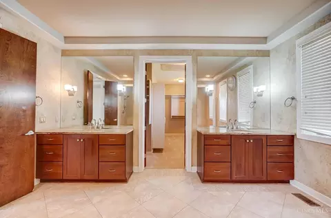 Bath - 4994 Maxwell Dr, Mason, OH 45040 photo 2 of 5