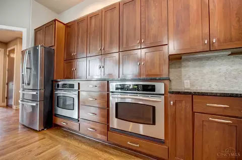 Kitchen - 4994 Maxwell Dr, Mason, OH 45040 photo 6 of 6