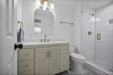Bath - 3800 Spring Mill Way, Maineville, OH 45039 photo 2 of 3