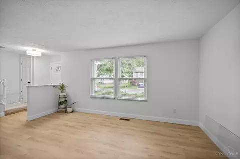 Living - 3800 Spring Mill Way, Maineville, OH 45039 photo 2 of 3