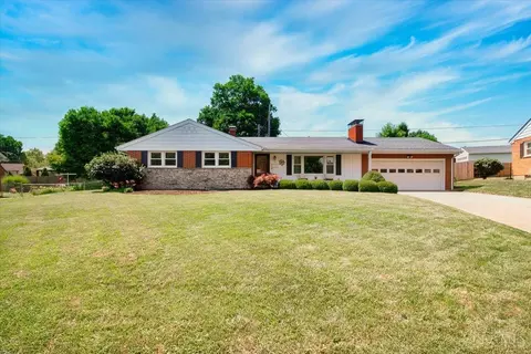 31 Nancy Ln, Hamilton, OH 45013