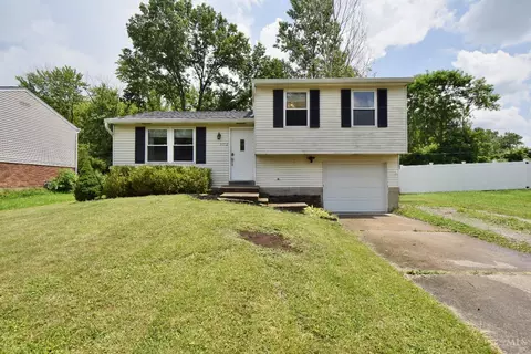 5712 Tall Oaks Dr, Milford, OH 45150