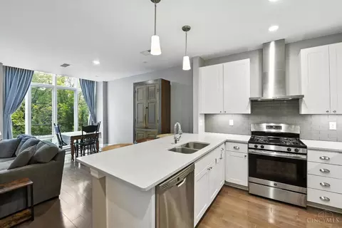 Kitchen - 116 Fifteenth St, Cincinnati, OH 45202 photo 3 of 3