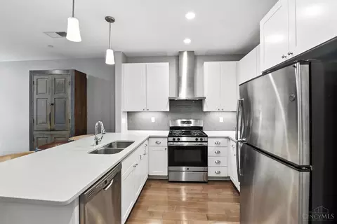 Kitchen - 116 Fifteenth St, Cincinnati, OH 45202 photo 2 of 3