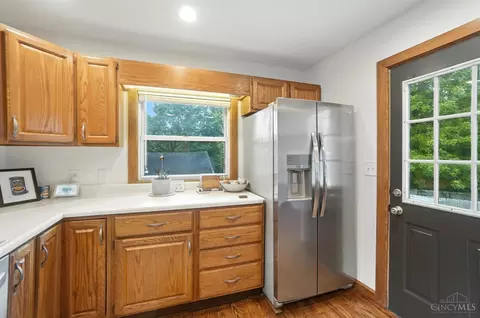 Kitchen - 3129 Troy Ave, Cincinnati, OH 45213 photo 4 of 5
