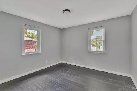 146 Glenridge Pl, Cincinnati, OH 45217 photo 9