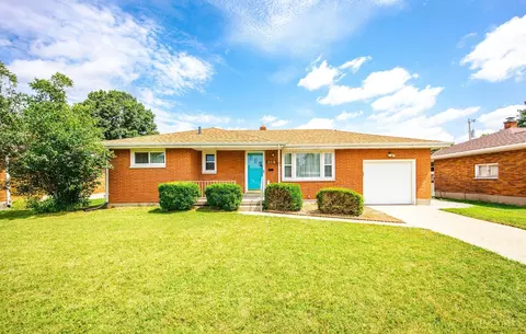 318 Kenyon Dr, Hamilton, OH 45015