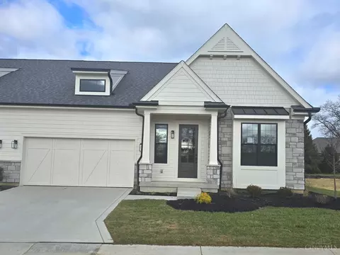 7978 Nagel Village Dr, Cincinnati, OH 45255