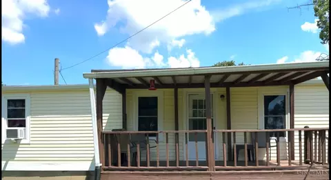 615 Washington St, Higginsport, OH 45131