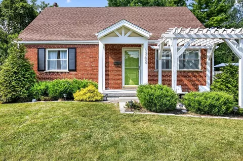 1762 Sanborn Dr, Reading, OH 45215