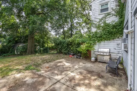 Exterior - 9 Chalmers Ct, Greenhills, OH 45218 photo 1 of 3