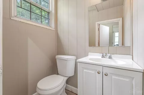 Bath - 9 Chalmers Ct, Greenhills, OH 45218 photo 1 of 2
