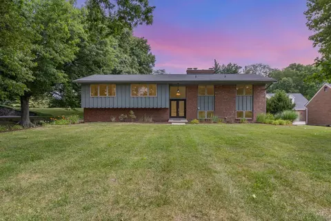 5394 Palisades Dr, Cincinnati, OH 45238
