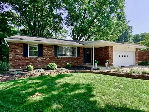 8384 Summitridge Dr, Cincinnati, OH 45255