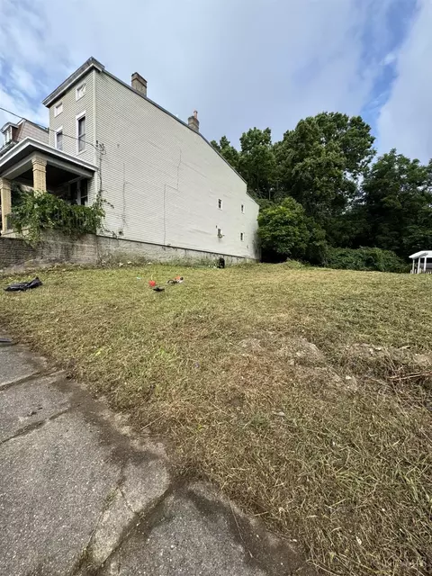 1117 Carson Ave, Cincinnati, OH 45205 photo 2
