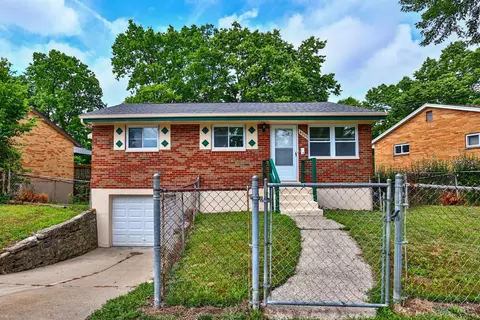 4325 Skylark Dr, Cincinnati, OH 45238 photo 2